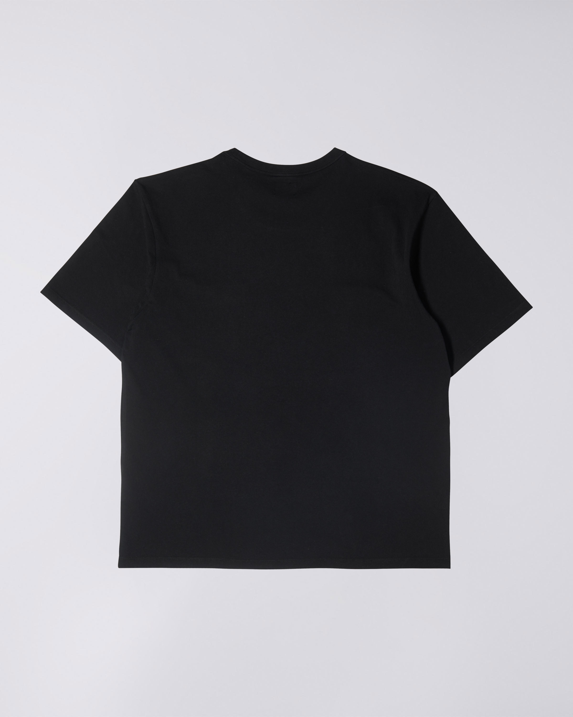 black tee oversize