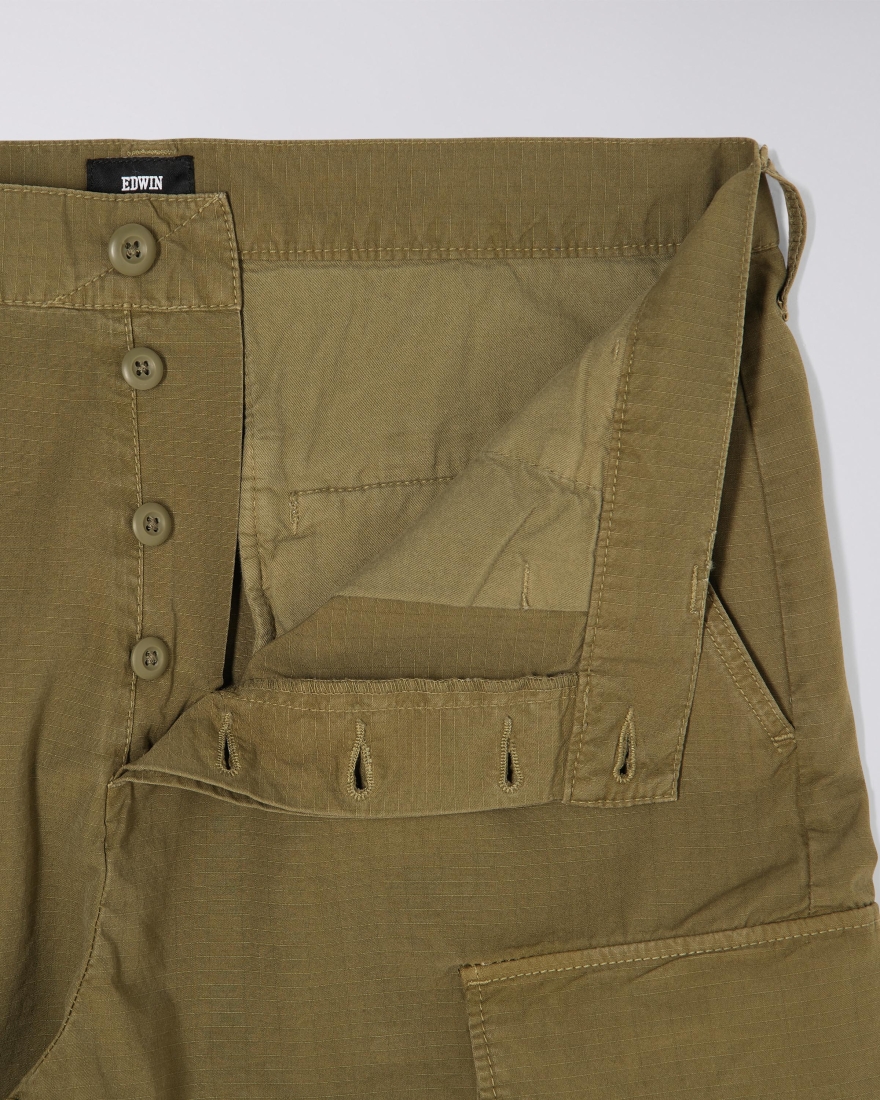 EDWIN Jungle Short Martini Olive
