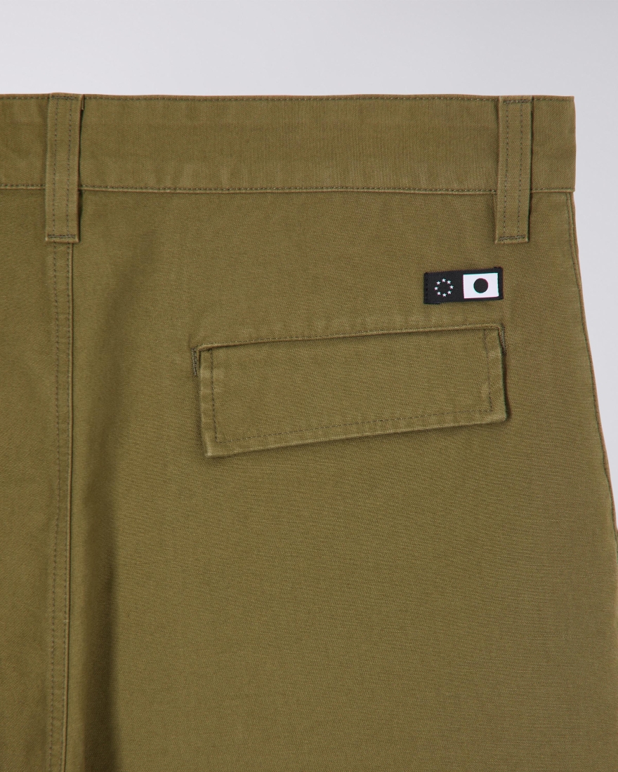 EDWIN Block Short Martini Olive