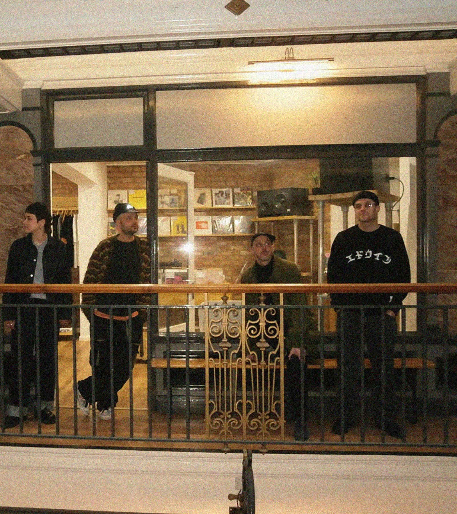 № 135 - Out of Joint - 