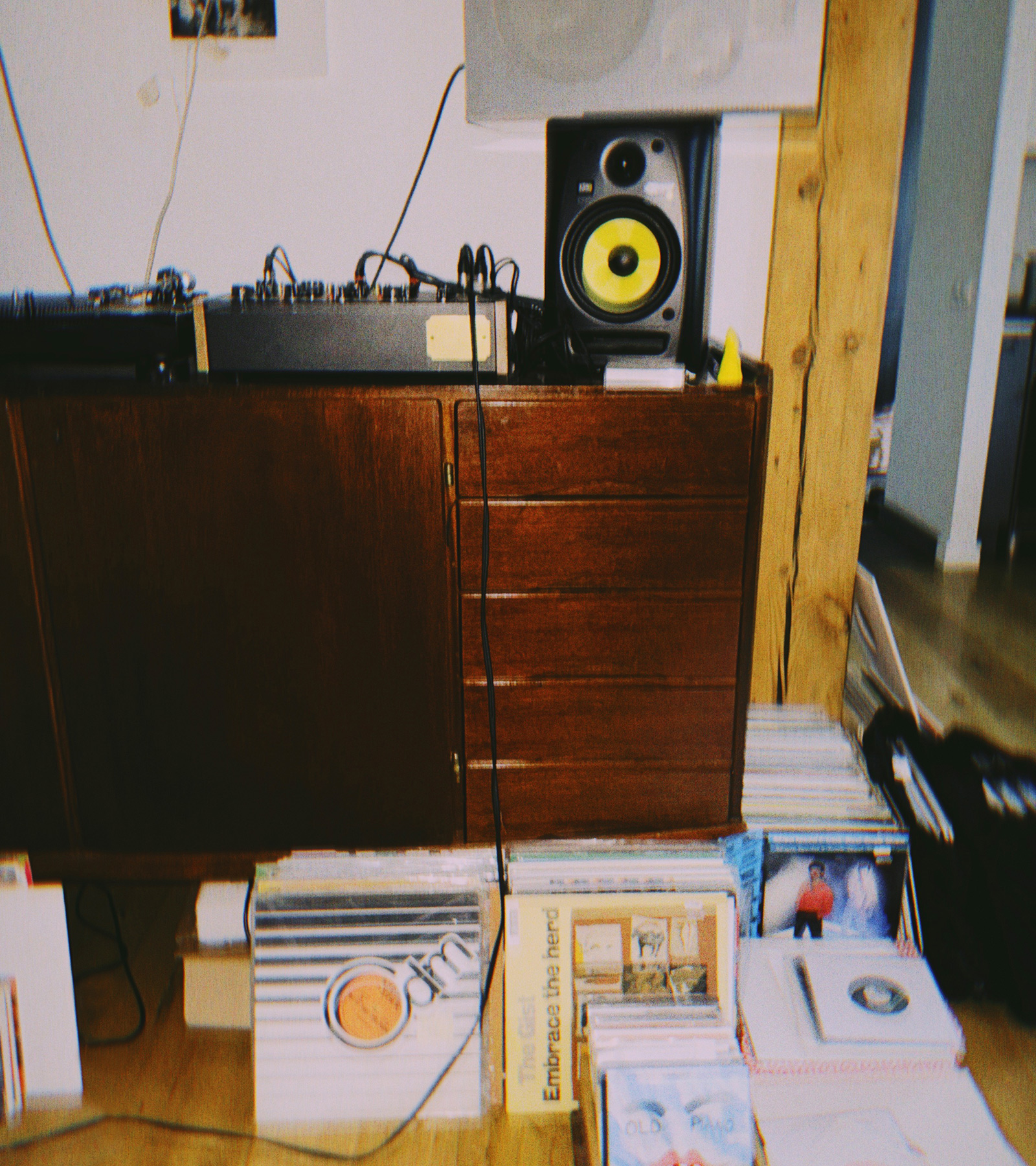 RUUTU-POISS - EDWIN MUSIC CHANNEL - MIX127 - editorial-studio-gear