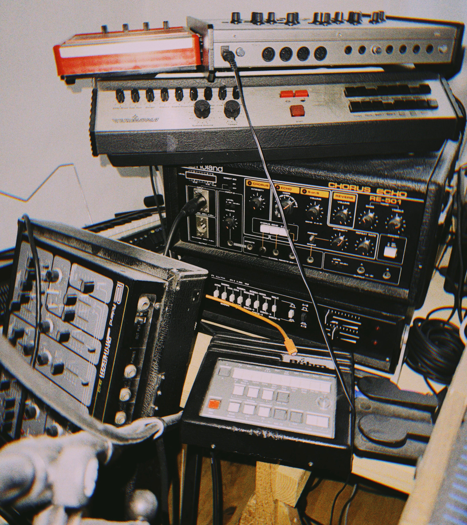 RUUTU-POISS - EDWIN MUSIC CHANNEL - MIX127 - editorial-gear-studio